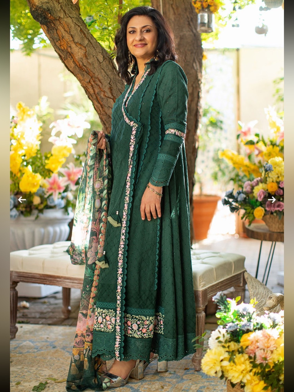 Ansab Jahangir Chikan Emerald Green Embroidered Women’s Dress with dupatta - Picture 4 of 5